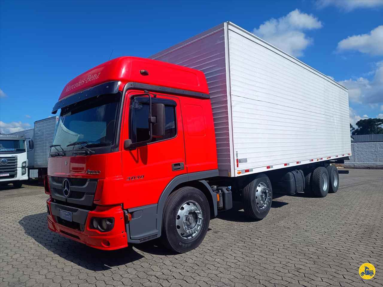 CAMINHAO MERCEDES-BENZ MB 3030 Baú Furgão BiTruck 8x2 Vieira Caminhões CURITIBA PARANÁ PR